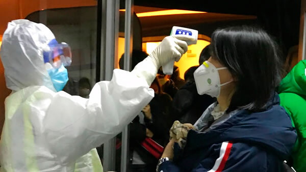 alerta de coronavirus Revisan a más de 43,000 pasajeros en aeropuertos de EEUU por alerta de coronavirus