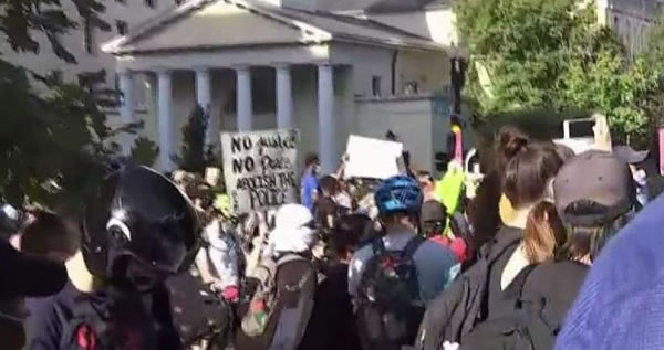 contra los manifestantes Trump llama a una acción más dura contra los manifestantes