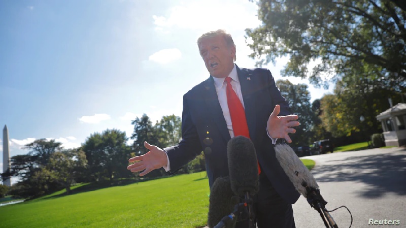 Trump Trump condena "cualquier forma" de violencia