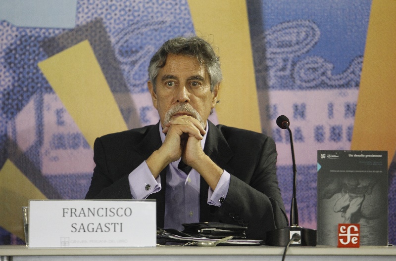 Francisco Sagasti Francisco Sagasti ya es el nuevo presidente de Perú, el tercero en una semana