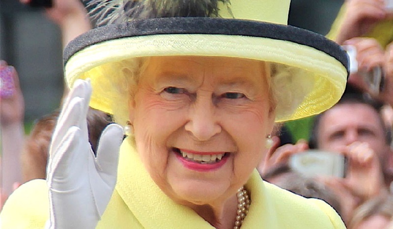 Reina Isabel II Después de 70 años en el trono… ¿Abdicará la Reina Isabel II?… ¿Carlos o William?