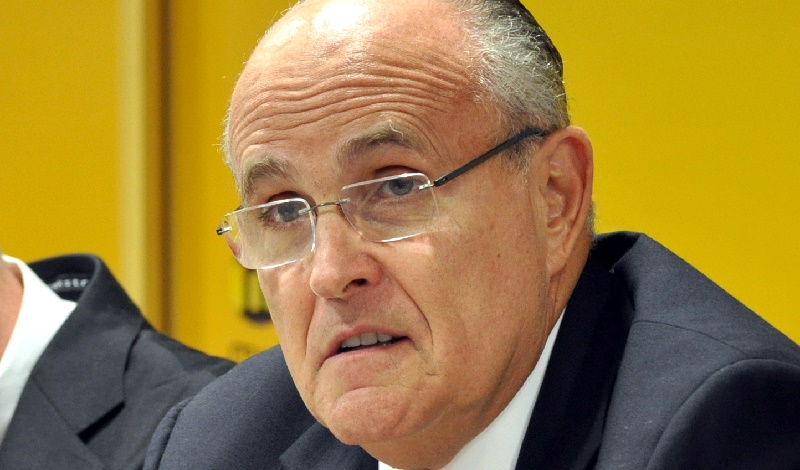 Giuliani Trump dice que Rudy Giuliani, que lleva su batalla legal contra las elecciones, dio positivo de COVID-19