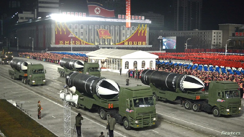 misiles para submarinos Corea del Norte desfila misiles para submarinos
