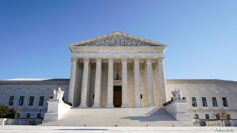 La Corte Suprema de EEUU limita la revisión de algunos casos de deportación