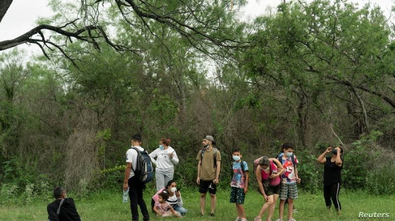 sudamericanos llegando a la frontera de Estados Unidos y México