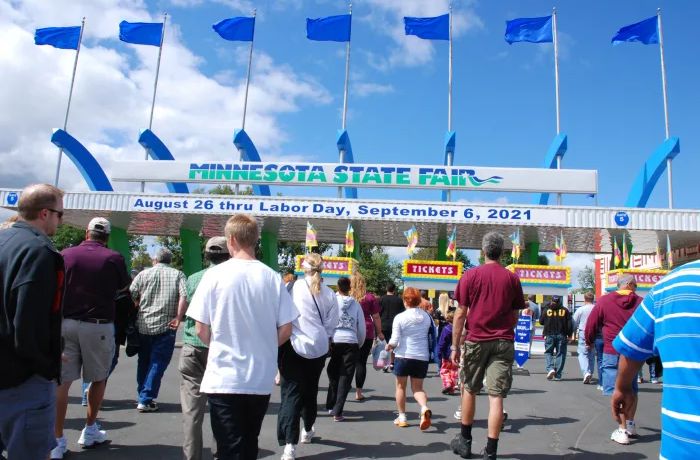$100 para aquellos que reciban las primeras vacunas de COVID en la Feria Estatal de Minnesota La Feria Estatal de Minnesota