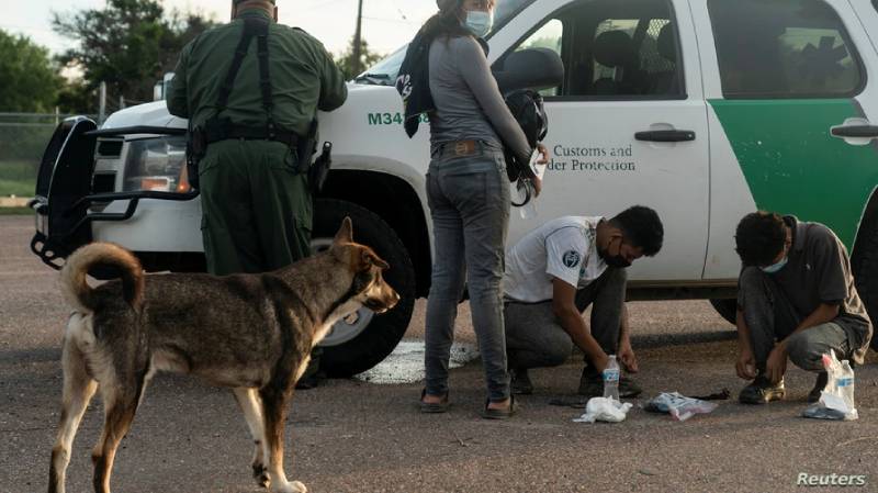 Patrulla fronteriza de EE. UU. registra récord de detenciones de inmigrantes récord de detenciones de inmigrantes