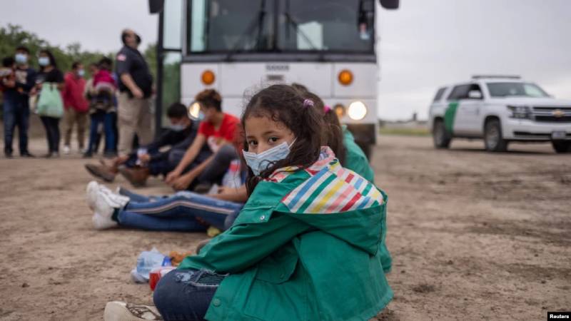 Autoridades alertan del aumento de abandonos de niños en la frontera sur de EE.UU. abandonos de niños en la frontera sur de EE.UU.