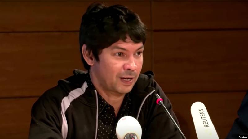 "Lo que viví frente a mi puerta solo puedo llamarlo fascismo": opositor cubano Yunior García El disidente cubano Yunior García Aguilera, líder de las protestas convocadas para el 15 de noviembre en Cuba, ofrece conferencia de prensa en Madrid, España, el jueves 18 de noviembre de 2021./Foto: Reuters.