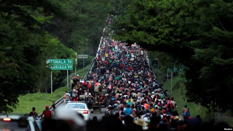 Miles de migrantes en caravana hacia centro de México tras meses atrapados en el sur Miles de migrantes en caravana