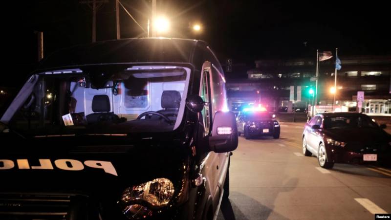Cinco muertos y más de 40 heridos en atropello contra un desfile navideño en Wisconsin Desfile navideño en Wisconsin