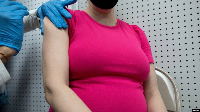 Vacunación contra COVID durante el embarazo ayuda a proteger a los bebés tras nacer: estudio EE.UU. Vacunación contra COVID durante el embarazo