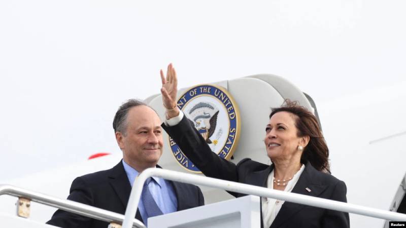 Vicepresidenta Harris se dirige a Asia
