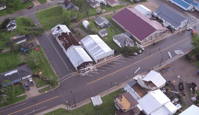 Fuertes tormentas dejan daños al oeste de Minnesota Fuertes tormentas dejan daños al oeste de Minnesota