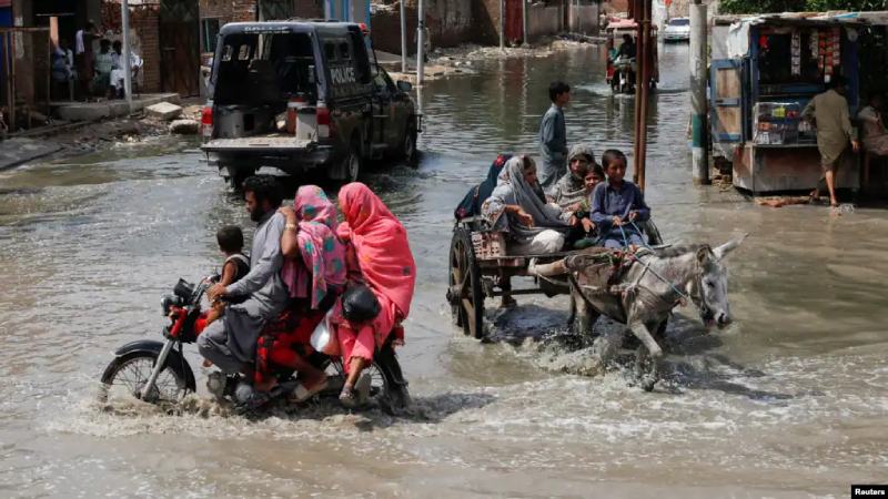 Catastróficas inundaciones en Pakistán dejan al menos 1.100 muertos, entre ellos 380 niños Catastróficas inundaciones en Pakistán
