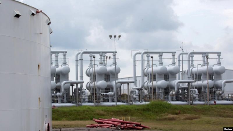 Petróleo cae por cuarto día por preocupaciones sobre la demanda china