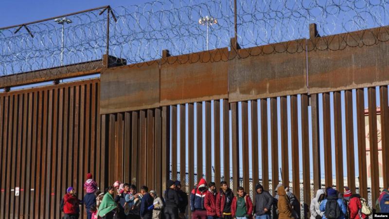 Encuesta: satisfacción de los estadounidenses con la inmigración es la más baja en una década