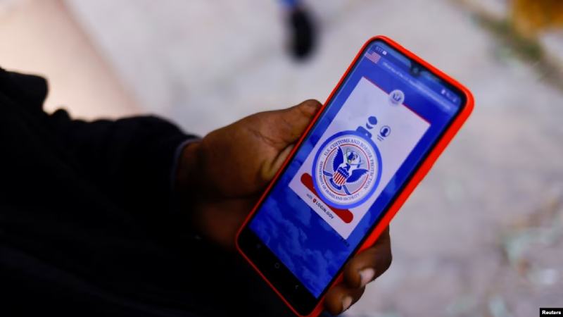 Funcionario de EEUU aclara dudas sobre la aplicación CBP One