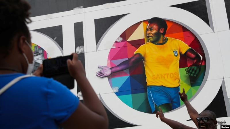 Abre las puertas mausoleo que alberga restos de Pelé en Santos
