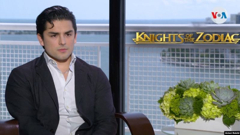 Diego Tinoco, latino y superhéroe