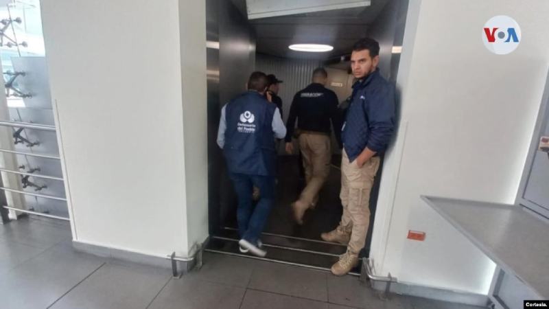 Colombia recibe vuelo con más de 200 migrantes retornados desde Estados Unidos