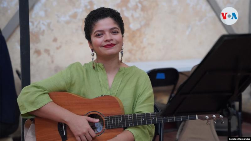 psicóloga y refugiada nicaragüense Ceshia Ubau
