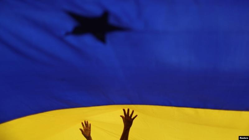 Más de 76.000 venezolanos "examinados y aprobados" por EEUU en un año venezolanos en EEUU