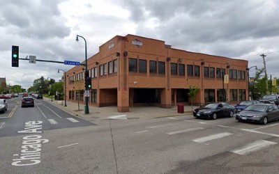 un muerto en el área de Lake Street y Chicago Avenue
