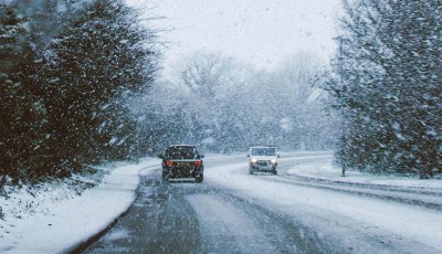 Vuelos cancelados, al menos 2 muertos mientras tormenta de hielo congela EEUU