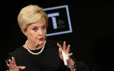 republicanos Cindy McCain y Jeff Flake