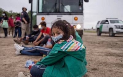 abandonos de niños en la frontera sur de EE.UU.
