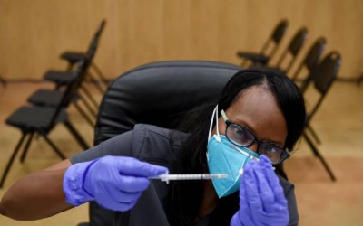 La OMS advierte de que el COVID-19 aún está lejos de volverse endémico