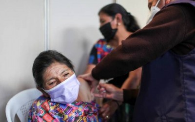 Casos de COVID-19 aumentan en América