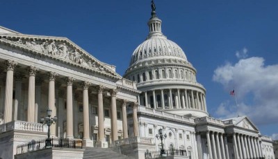 Demócratas del Senado de EEUU aprueban legislación climática e impositiva