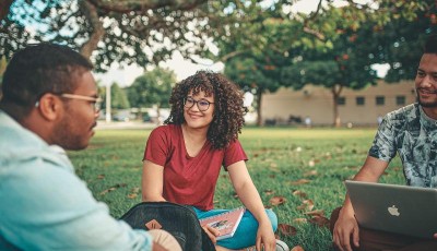 becas universitarias en EEUU