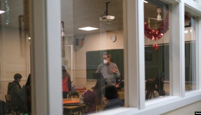 Miami busca paliar la crisis de maestros en EEUU contratando estudiantes para dar clase