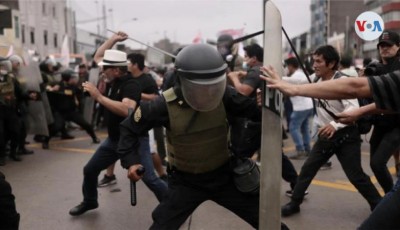 Peruanos inconformes con el gobierno y el Congreso protestan en varias regiones del país