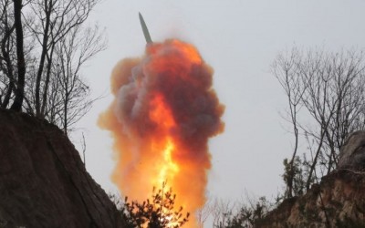 Corea del Norte dispara misiles