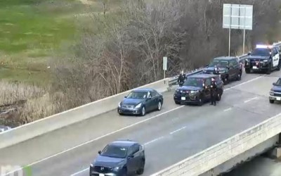 salta de un puente en Mendota Heights