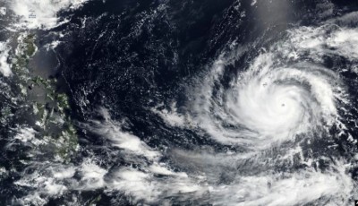 Isla de Guam en el Pacífico en trayectoria directa de gran tifón