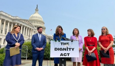 Congresistas en EEUU presentan reforma migratoria que incluye pagos para acceder a estatus legal