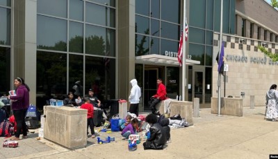 llegada de inmigrantes a EEUU colapsa los refugios de Chicago