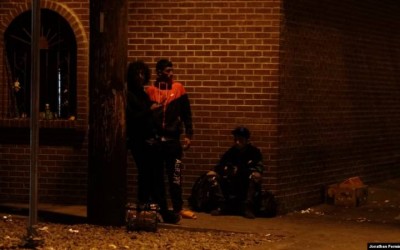 Disminuye número de migrantes durmiendo en las calles de El Paso
