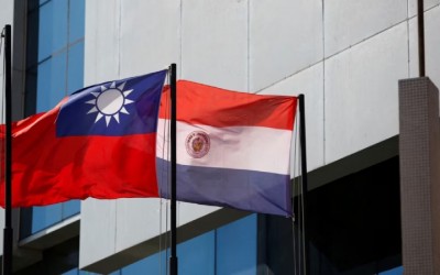 Paraguay expulsa a un enviado chino