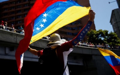 Oposición denuncia golpe de Estado en Venezuela