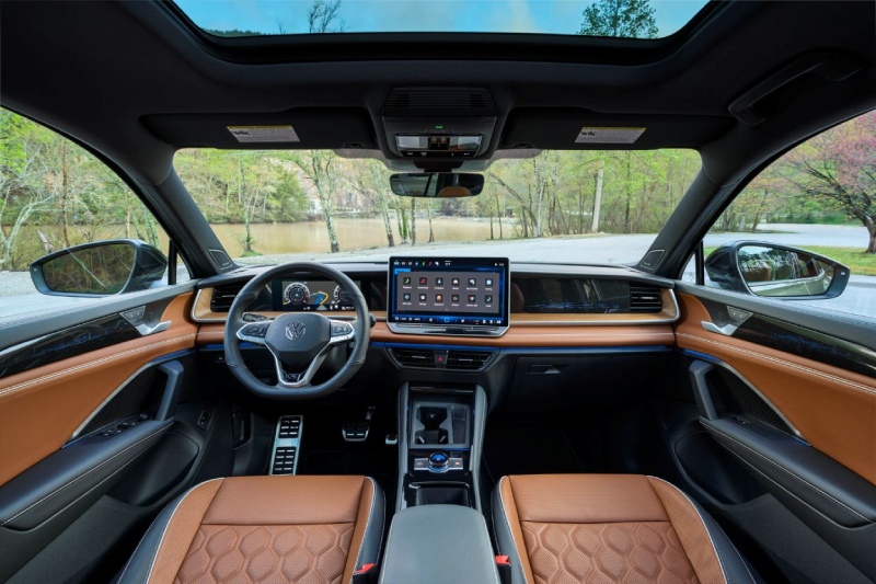 Tiguan SEL R-Line Turbo del 2026.