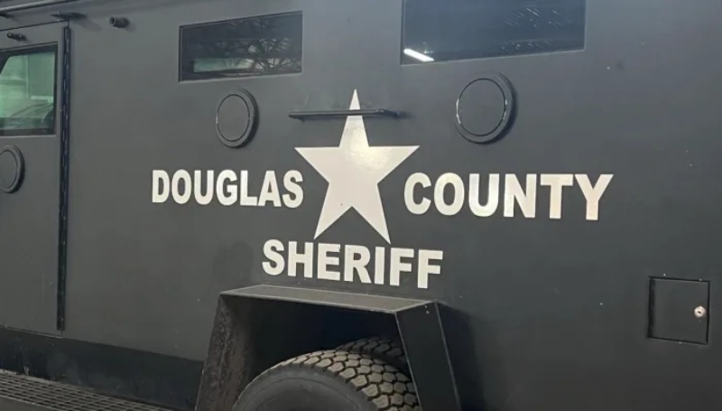 Adolescente de 13 años dispara contra agentes en Wisconsin y termina detenido Adolescente de 13 años dispara contra agentes en Wisconsin y termina detenido