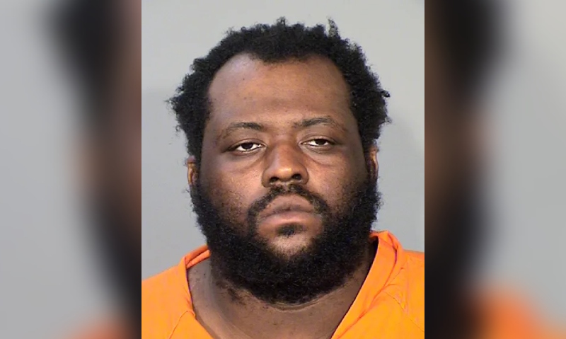 Davarius Clark acusado de asesinato tras tiroteo fatal en Midway Saloon Davarius Clark acusado de asesinato tras tiroteo fatal en Midway Saloon