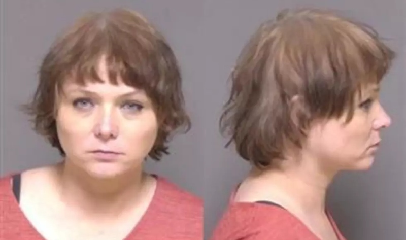 Jurado condena a mujer de Wisconsin por robar auto y embestir vehículo cuatro veces en Rochester Jurado condena a mujer de Wisconsin por robar auto y embestir vehículo cuatro veces en Rochester
