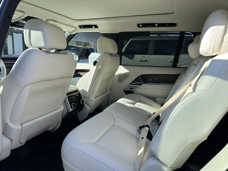 Range Rover P400 SE